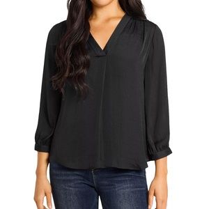 Vince Camuto V-Neck 3/4 Sleeve Rumple Blouse
